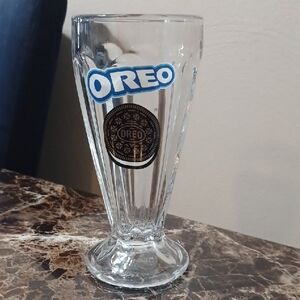 Oreo Cookie Ice Cream Sundae Dessert Milk Shake Glass